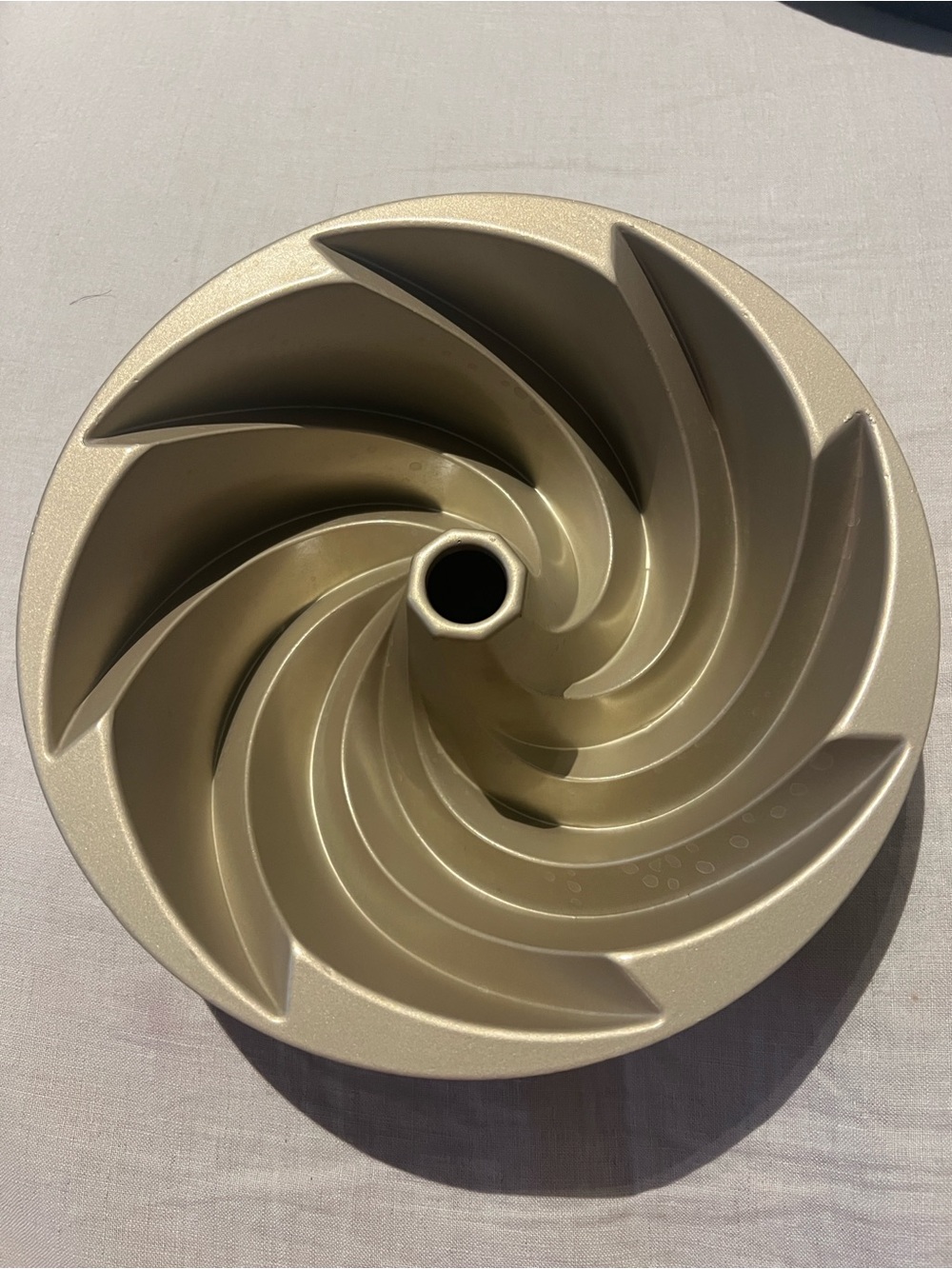 6 Cup Nordic Ware Metallic Gold Swirl Bundt Pan